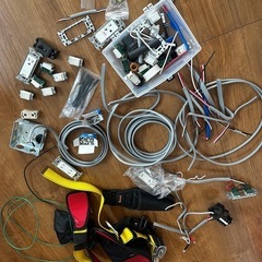 【値下げ中】電材や腰ベルトなどの画像