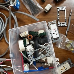【値下げ中】電材や腰ベルトなどの画像