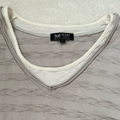 美品　Mサイズ BEAMS HEART グレー Vネック Tシャツ ビームスの画像