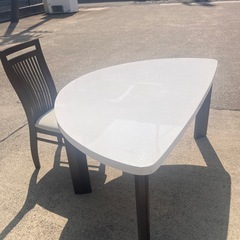 テーブル