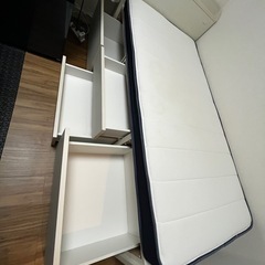 引き出し付きシングルベッド（収納力◎）お譲りします！の画像