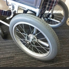 日進医療器 NEO-2 介助式車椅子 ノーパンクタイヤの画像