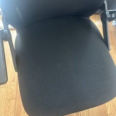 （お譲り先決定）オフィスチェアーの画像