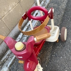 手押しハンドル操作可能　三輪車