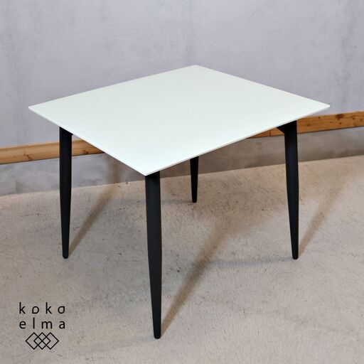 IDC OTSUKA(大塚家具)のパシオン ダイニングテーブルです。ガラス天板とスチール脚がスタイリッシュモダンな食卓。高級感漂うガラステーブルはお部屋を洗練された空間に♪