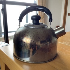 やかん　使用済み　2リットルくらいの画像