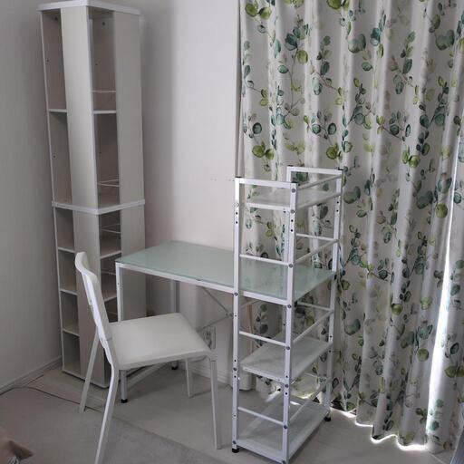 【お取引中】３点セット★机、椅子（IKEA）、くるくる本棚