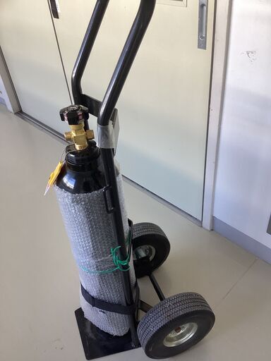 高圧酸素ボンベ（１０L) カート付き