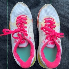 ✨美品NIKEランニングシューズ