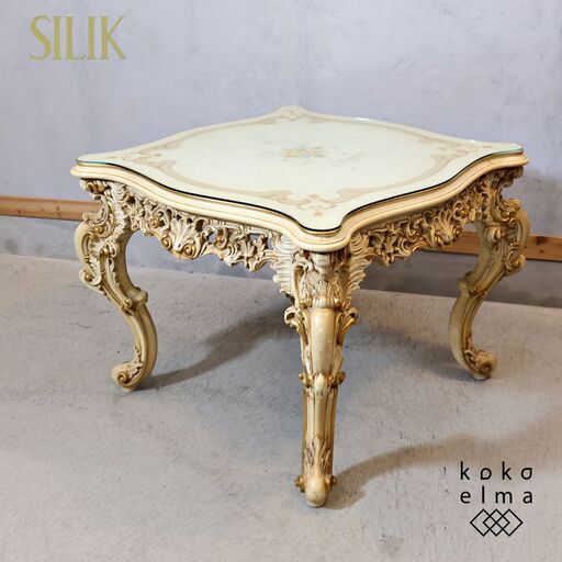 イタリアの老舗装飾家具メーカー SILIK(シリック)のダイニングテーブルです。アンティーク調のクラシックな装飾とエレガントな佇まいがゴージャスなアームチェアは、上品なヨーロピアンテイストにオススメ♪