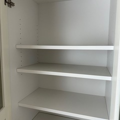 飾り棚　リビング収納　ホワイト　ガラス扉の画像