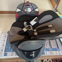 アップリカ チャイルドシート ディアターンの画像