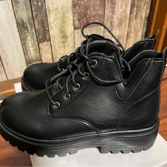 新品未使用　黒ショートブーツ
の画像