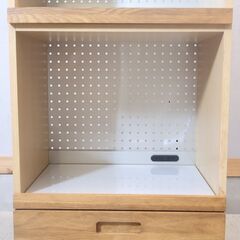 人気のunico(ウニコ)よりHUTTE(ヒュッテ)シリーズ のレンジスタンドです！収納力もあり、オーク材のナチュラルな雰囲気は北欧テイストのインテリアのアクセントになるコンパクトなキッチンボード♪の画像