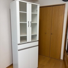 ニトリ食器用キャビネット