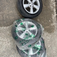 【受付終了】1シーズンのみ使用夏タイヤ４本セット　215/60R...