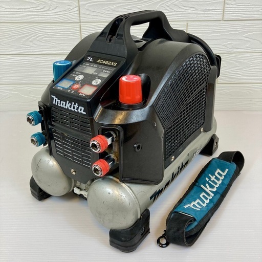 マキタ コンプレッサー AC462XS makita コンパクト\u0026低振動 軽量14kg 体にフィット 側面メッシュ部 低振動 低騒音 3段階圧力切替 デジタル表示 新ドレン構造