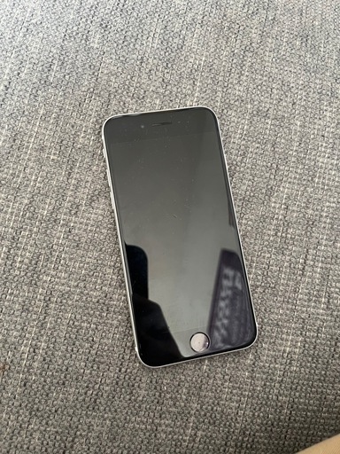 【お取引先決定】iPhoneSE 64GB SIMフリー