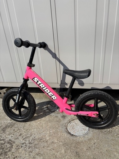 STRIDER  ストライダー　おもちゃ　乗り物