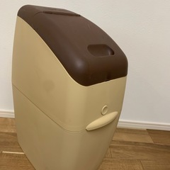 アップリカ　おむつゴミ箱（お話中）