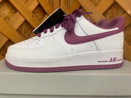【愛品館江戸川店】 ナイキ エア フォース 1 07 ホワイト/ライト ボルドーSIZE:25.5CM未使用品ID:107-051180-007 愛品館江戸川店】 ナイキ エア フォース 1 07 ホワイト/ライト