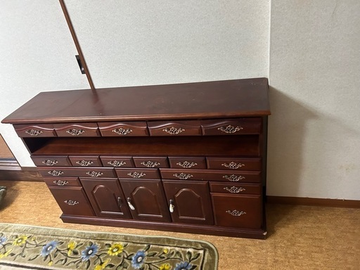 アンティークな小物タンス