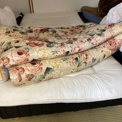 浦添市　花柄シングル敷布団の画像