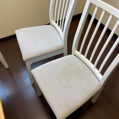IKEAダイニングテーブル+イス2脚の画像