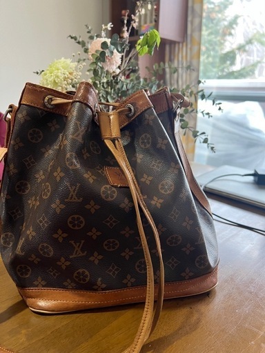 Louis Vuitton バグ