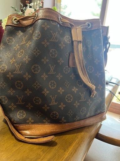 Louis Vuitton バグ 