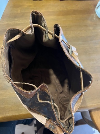 Louis Vuitton バグ 