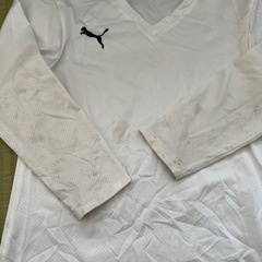 130サイズ　PUMA サッカー　インナー　白の画像
