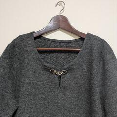 美品　キーネック　チュニック　半袖ニットワンピース　グレーの画像