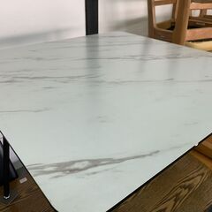 【FU2206】★大理石テーブル ホワイト 椅子なし テーブル 家具 クリーニング済 堺市 深井 【ジャングルジャングル深井店】の画像