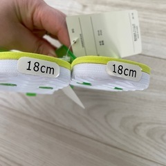 〈新品未使用品〉ビーチサンダル黄色（グリーン）　18センチの画像