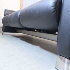 北欧ノルウェーのメーカーEKORNES(エコーネス)社のストレスレス メトロポリタン 本革 3人掛けソファー。ロッキング機能で上質な座り心地なので リビングはもちろんシアタールームなどにおススメです♪の画像