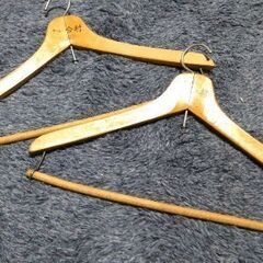 木製ハンガー2本