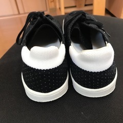 ブラックスニーカー　　27cm
の画像