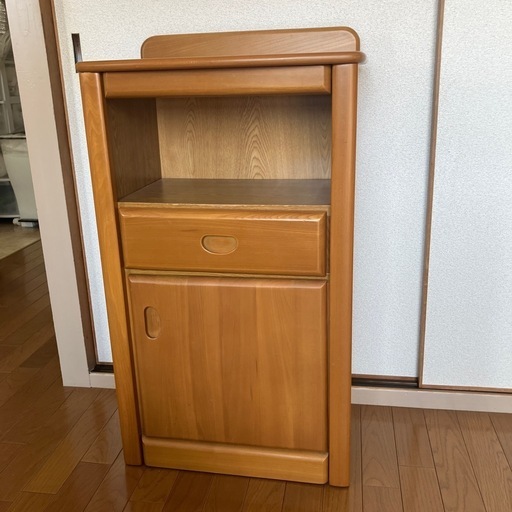 美品　小型の収納棚　見てから購入可否を決めてok