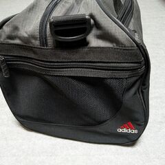 adidas スポーツバッグの画像