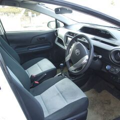 商談中【紋別市発】中古乗用車　トヨタ　TOYOTA　アクア　AQUS　NHP-10　1.5L　ハイブリッド車　FF　平成２６年６月　車検　令和８年６月　走行距離100787㎞　AT　５ドア　ホワイト　ワンーオーナー　事故歴なし　諸費用税別　の画像