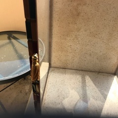 ガラスの人形ケース