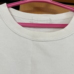 白色トレーナーあげますの画像