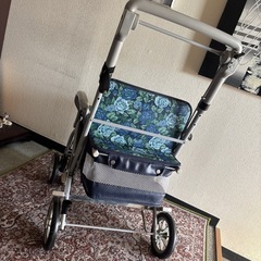 シニアカートSANSUI花柄座れるカート折りたたみ可能ブレーキ付き　の画像