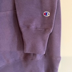 【新品】Champion グレイッシュパープル フード付きパーカーMサイズの画像