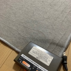 ホットカーペット 2畳 電源切り忘れ防止機能付き 国産　三京株式会社 床暖 絨毯[不具合無し]の画像