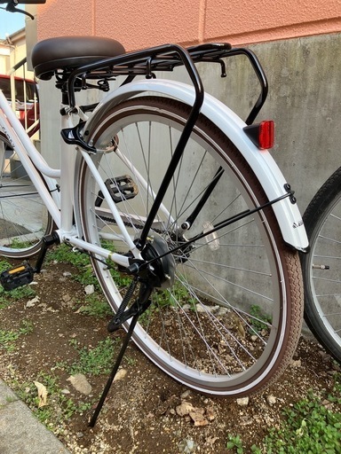 引渡し予定者決定◎　美品【ほぼ新品☆半額】自転車カゴ付きホワイト