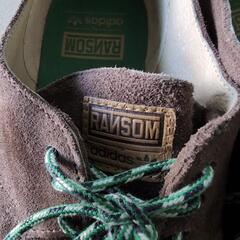 adidasとRANSONコラボブーツの画像