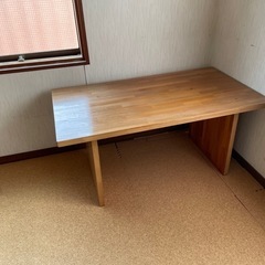テーブル