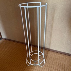 トイレットペーパー入れ